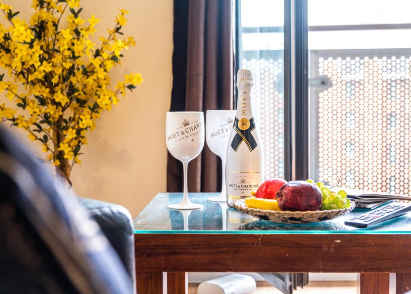 Chinatown - One Bed - Balcony - Secure Parking - Fast Wifi - Birmingham City Centre - 49A 외부 사진