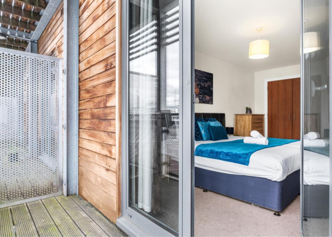 Chinatown - One Bed - Balcony - Secure Parking - Fast Wifi - Birmingham City Centre - 49A 외부 사진